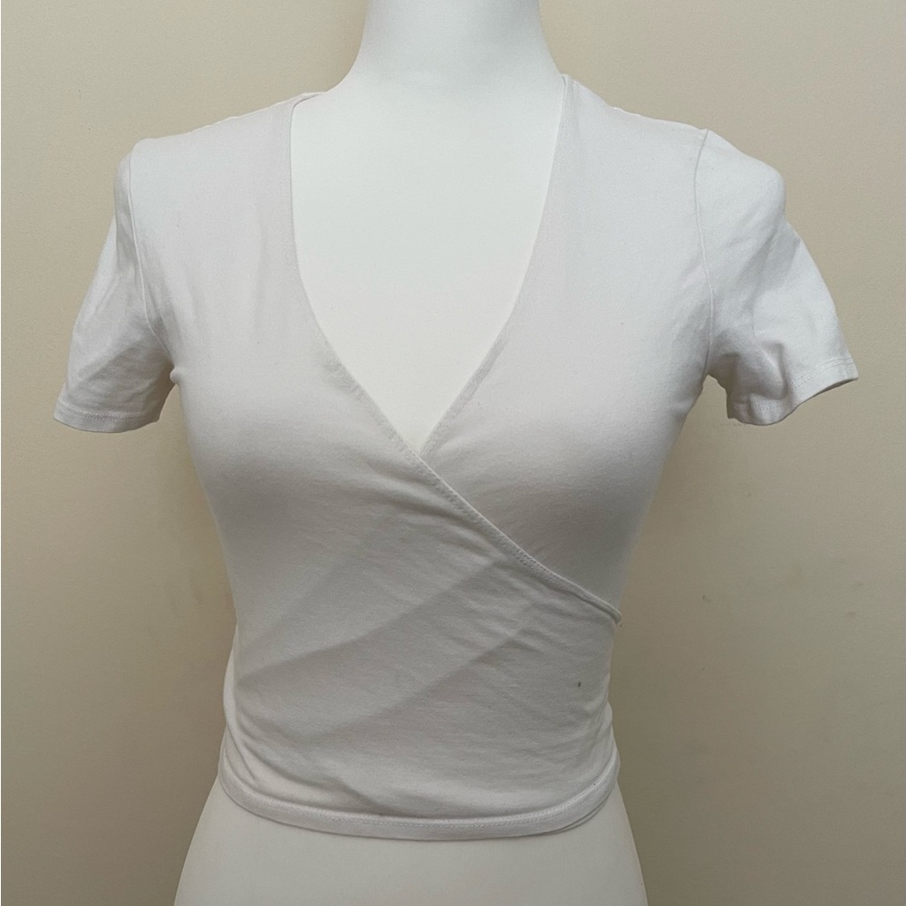 BRANDY MELVILLE - white wrap top - one size fits all